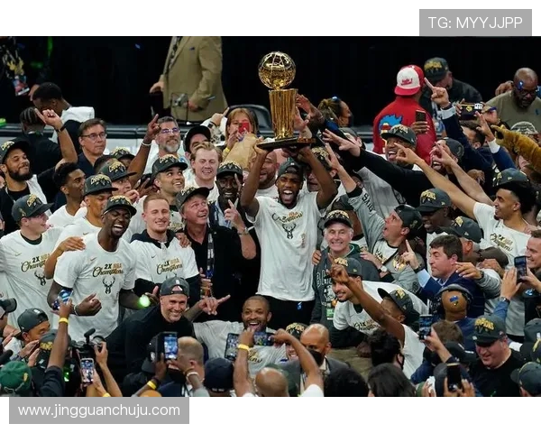 卡里姆·阿布杜尔-贾巴尔:从篮球传奇到文化象征的辉煌历程 卡里姆·阿布杜尔-贾巴尔:从篮球传奇到文化象征的辉煌历程