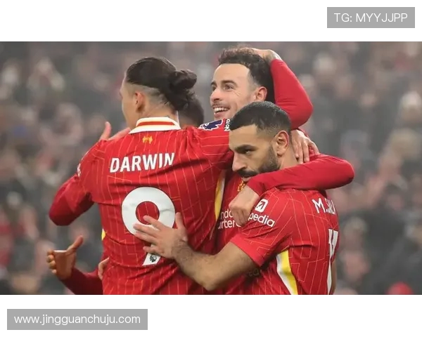 利物浦与曼联巅峰对决再燃英超战火红魔能否阻击红军连胜脚步 利物浦与曼联巅峰对决再燃英超战火红魔能否阻击红军连胜脚步