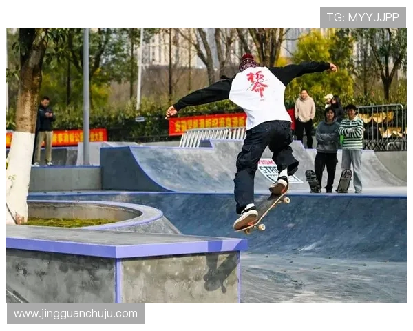 重庆滑板队以77分领跑滑板精英赛积分榜展现强劲实力